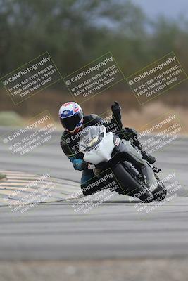 media/Sep-21-2025-Race Pace (Sun) [[98bf33ef95]]/Non Verified/4-Turn 3 (910am)/